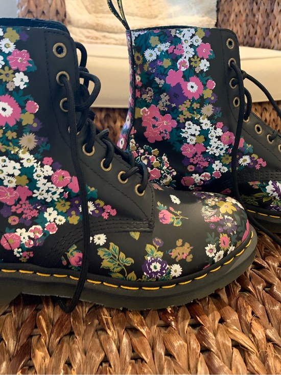 Dr. Martens Shoes - Dr. Martens Black Floral Lace-Up Boots size 10 US NWOT